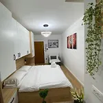 Tirana Apartment *