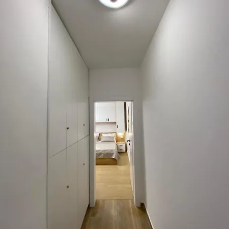 Tirana Apartment *
