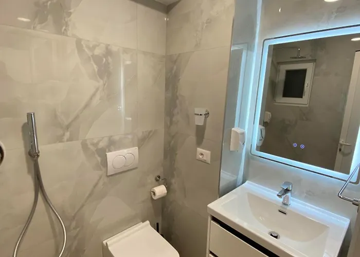 Tirana Apartment * 地拉那