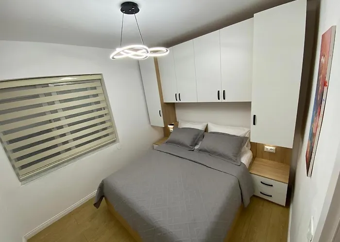 公寓 Tirana Apartment 地拉那