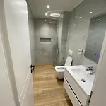 דירה Tirana Apartment טיראנה
