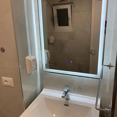 Tirana Apartment *